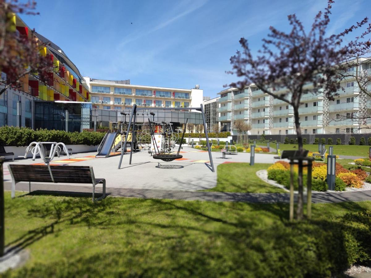Apartament Przy Hotelu Aquarius Kolobrzeg Exterior photo